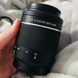 Sony SAL55200-2 55-200mm 55 .95m/3.2ft DT
45.6/55-200 SAM